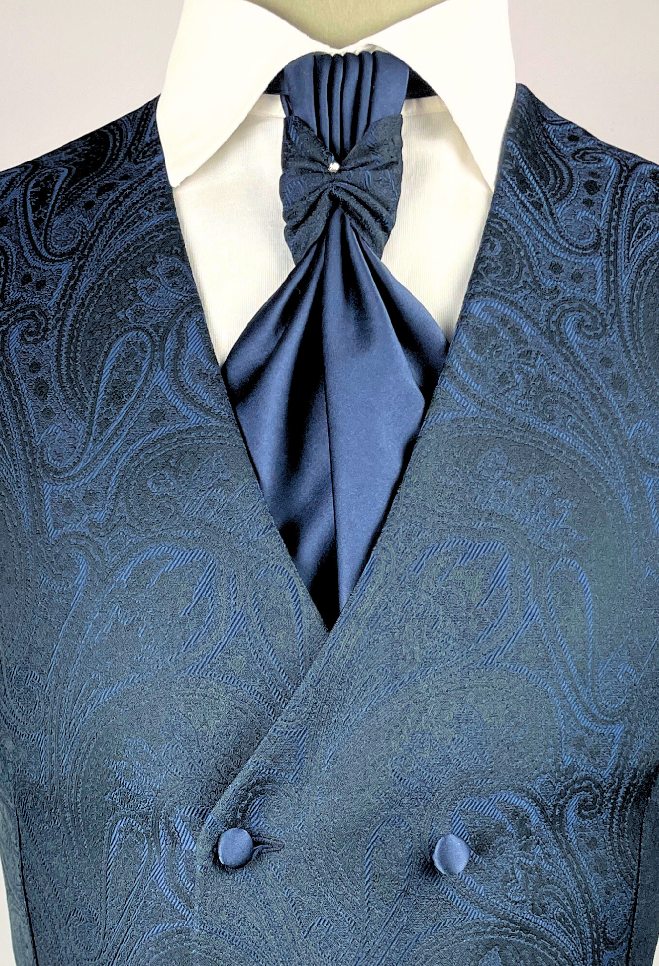 cravatta cerimonia sposo blu con punto luce 